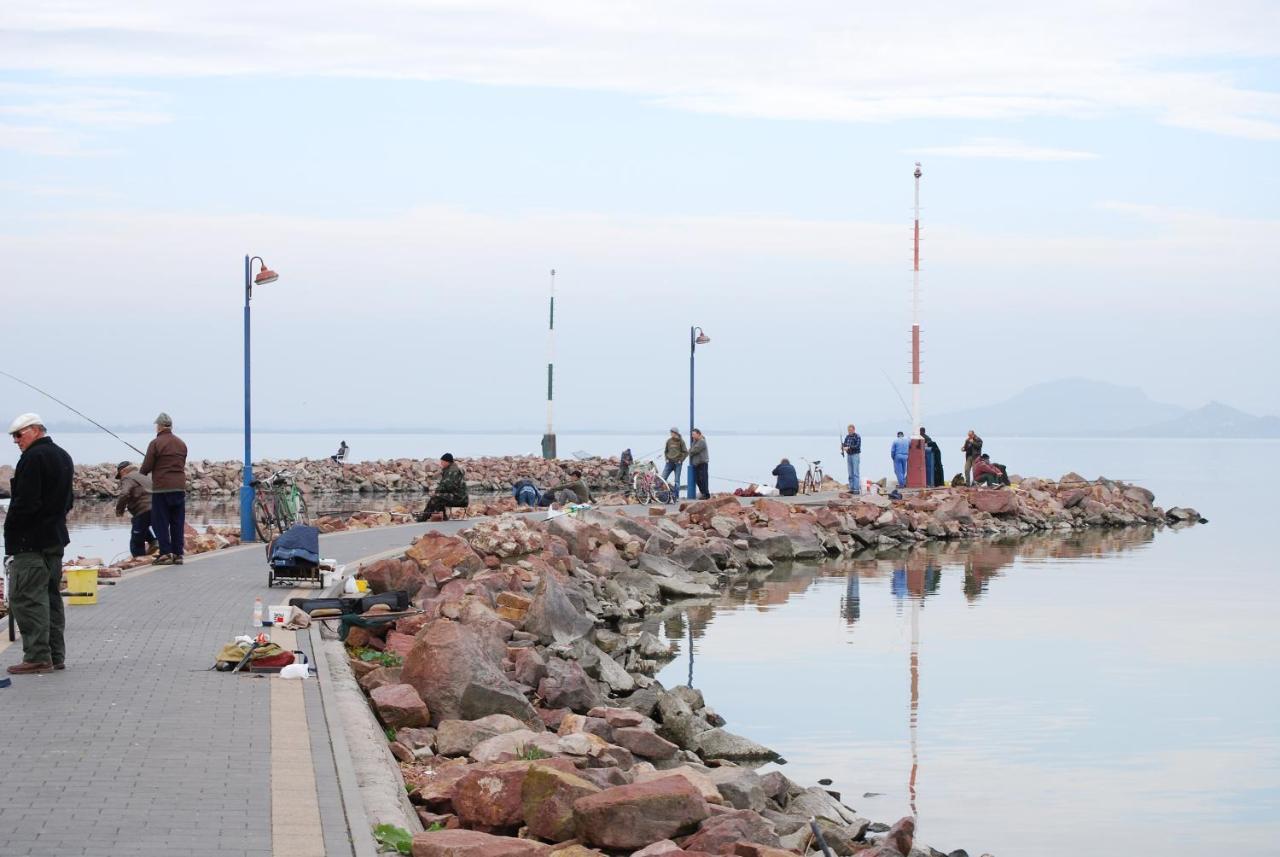 Balatonmariafuerdo Szabo Apartman Luaran gambar
